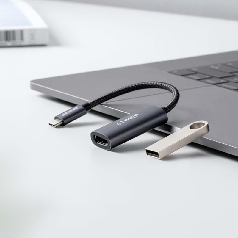 جزئیات کیفیت ساخت هاب انکر A8312 با کابل نایلون بافته‌شده مقاوم در برابر سایش و سطح و آلومینیومی بادوام